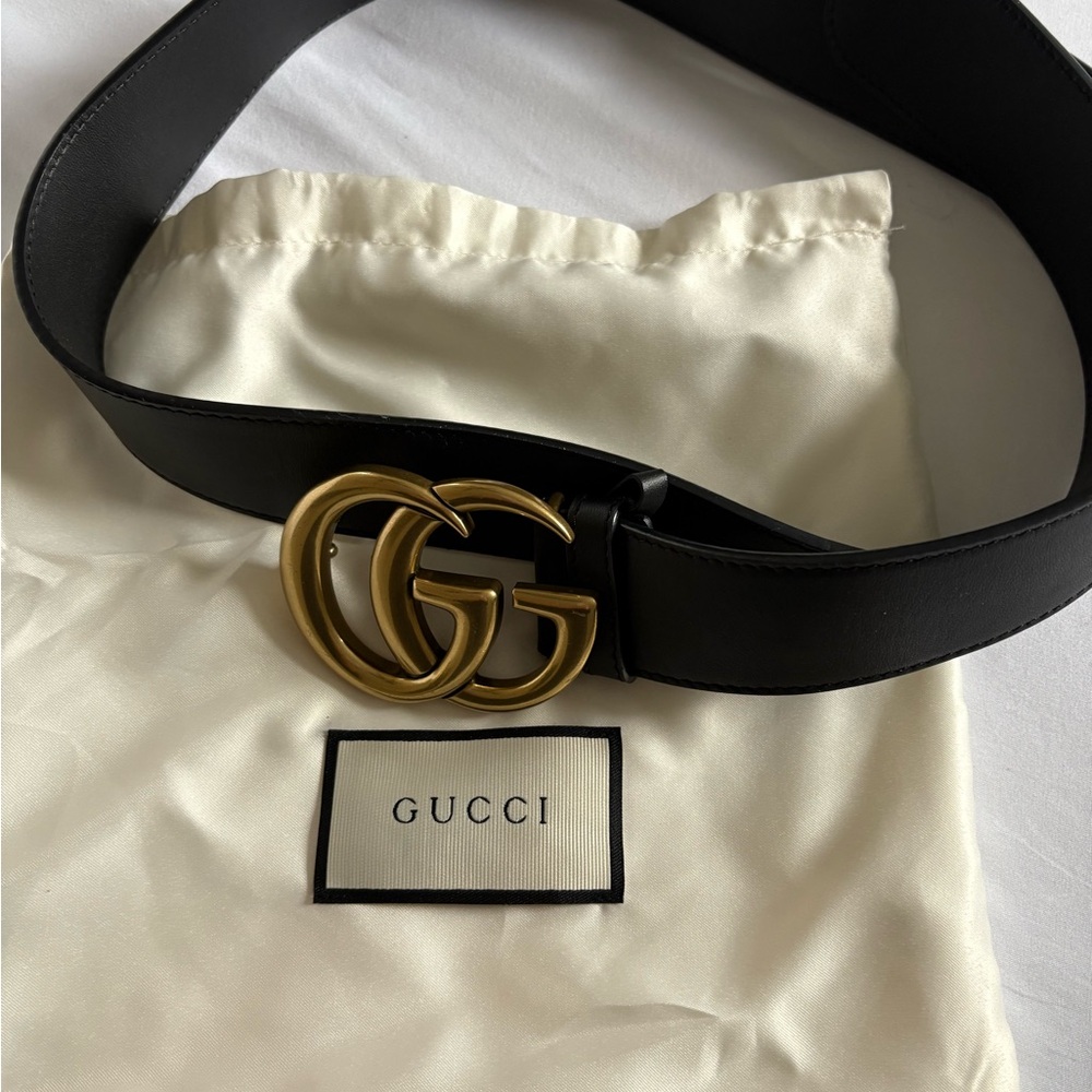 Gucci Black Belt with Gold Double G Buckle - Picture 2 of 5